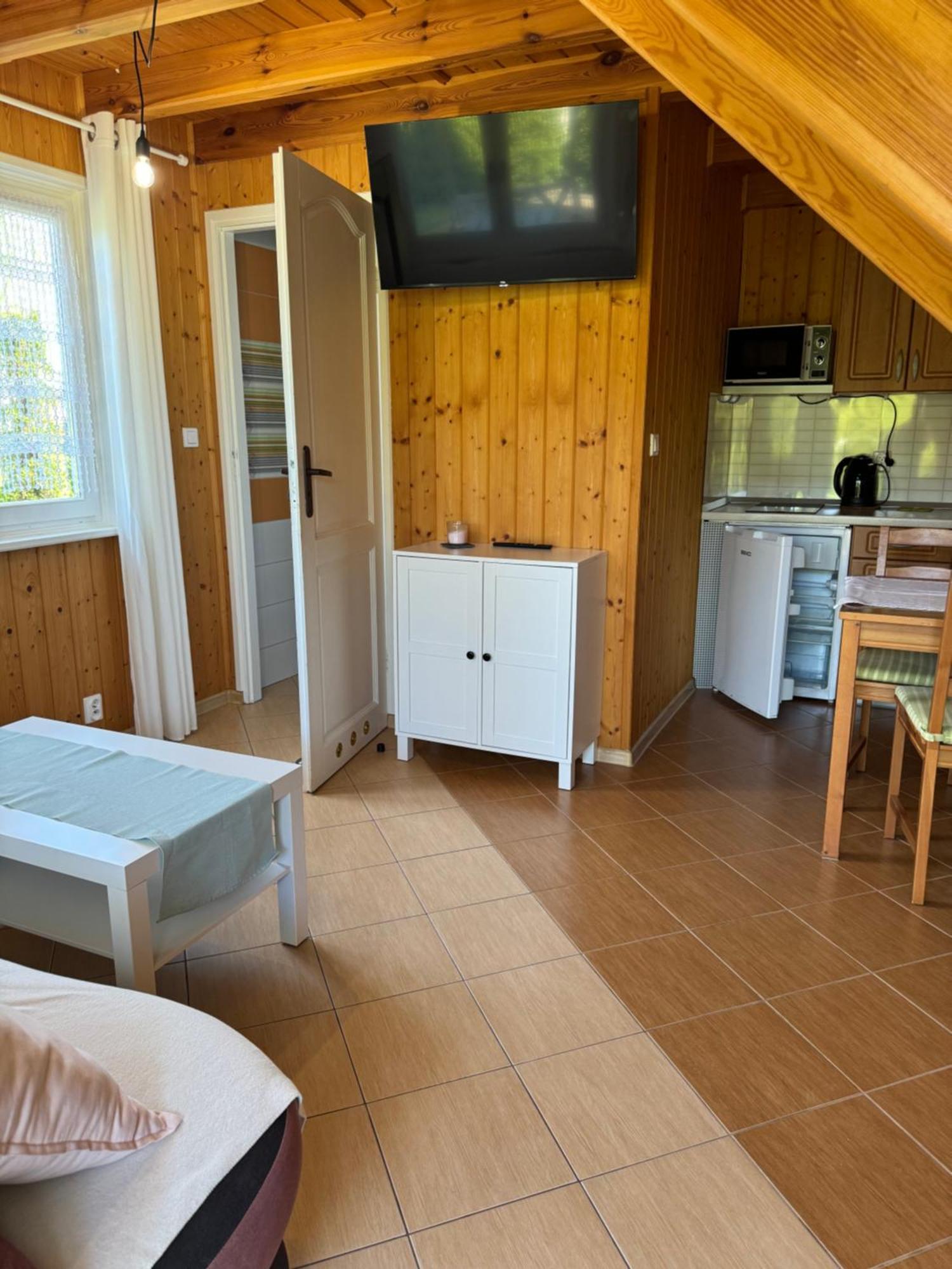 Domki Wczasowe Oskar Chłopy Exteriör bild